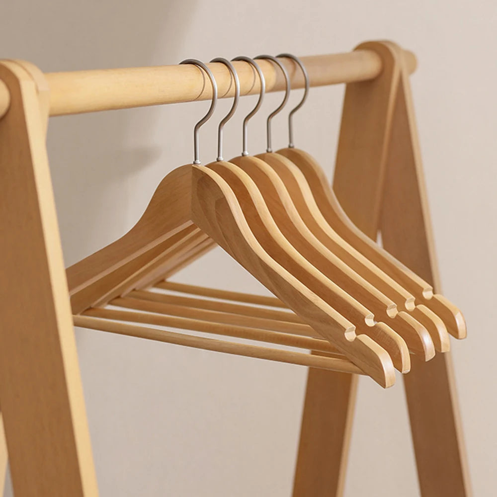 Wooden hangers non-slip notched shoulders for suits