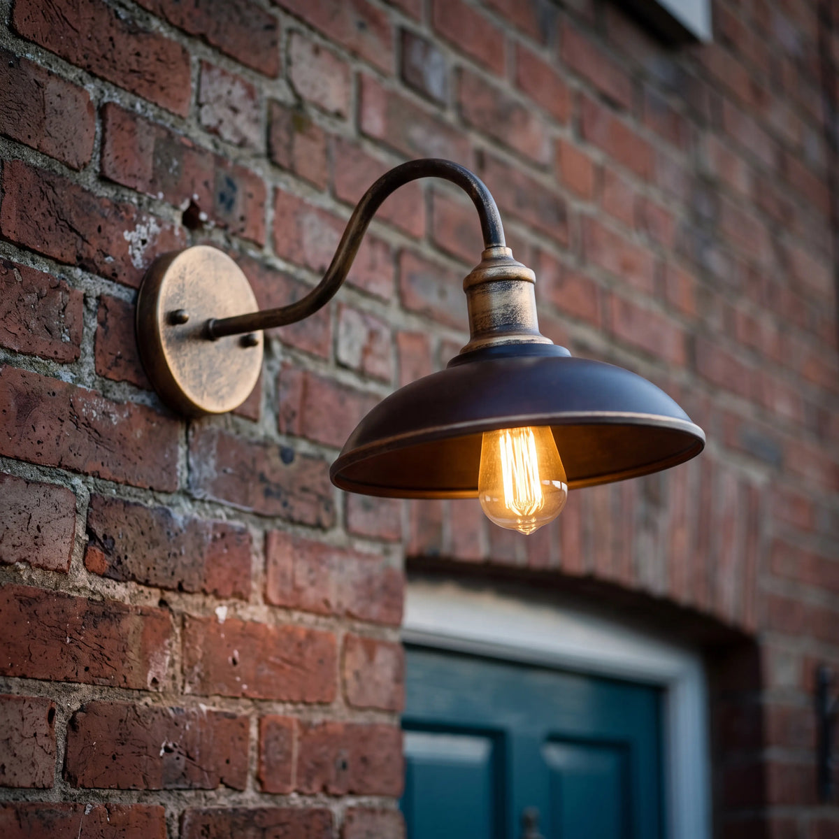 Gold bronze retro outdoor barn wall light, large 44cm arm, E27 vintage garden lamp on a UK porch