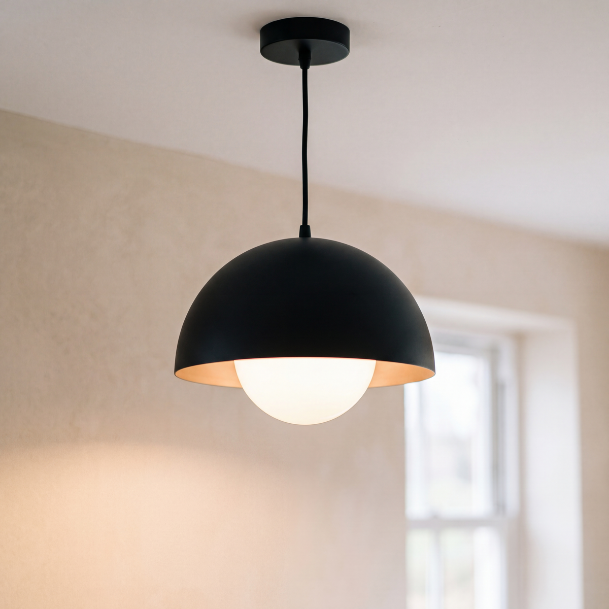 Bud Pendant — Black