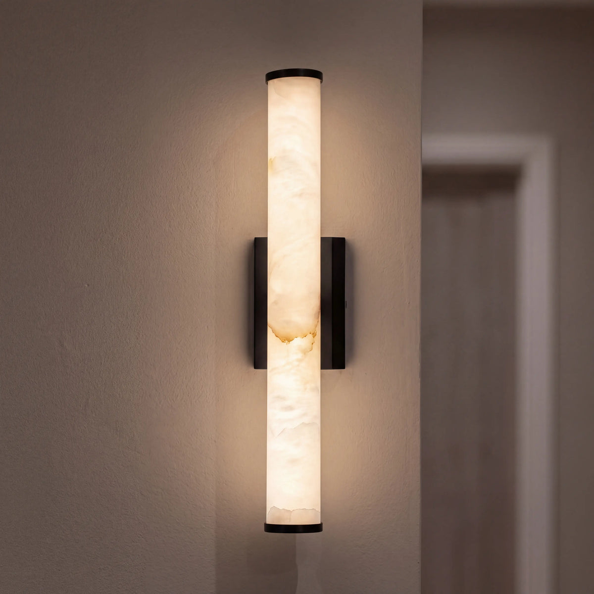 Marble-Effect Wall Light — Black