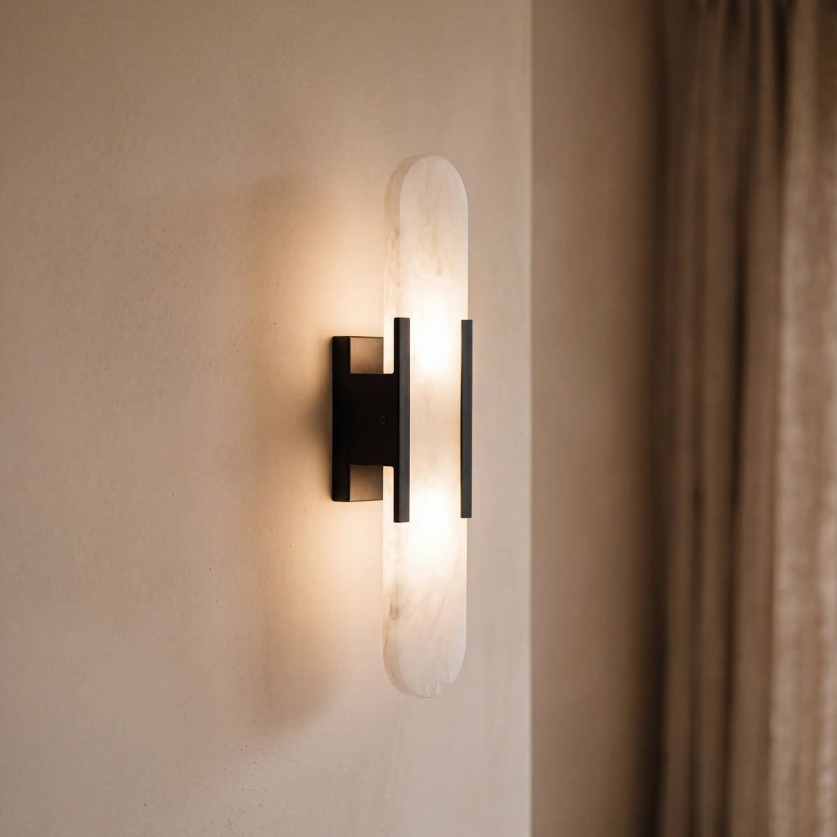 Capsule Wall Light — Black 30cm