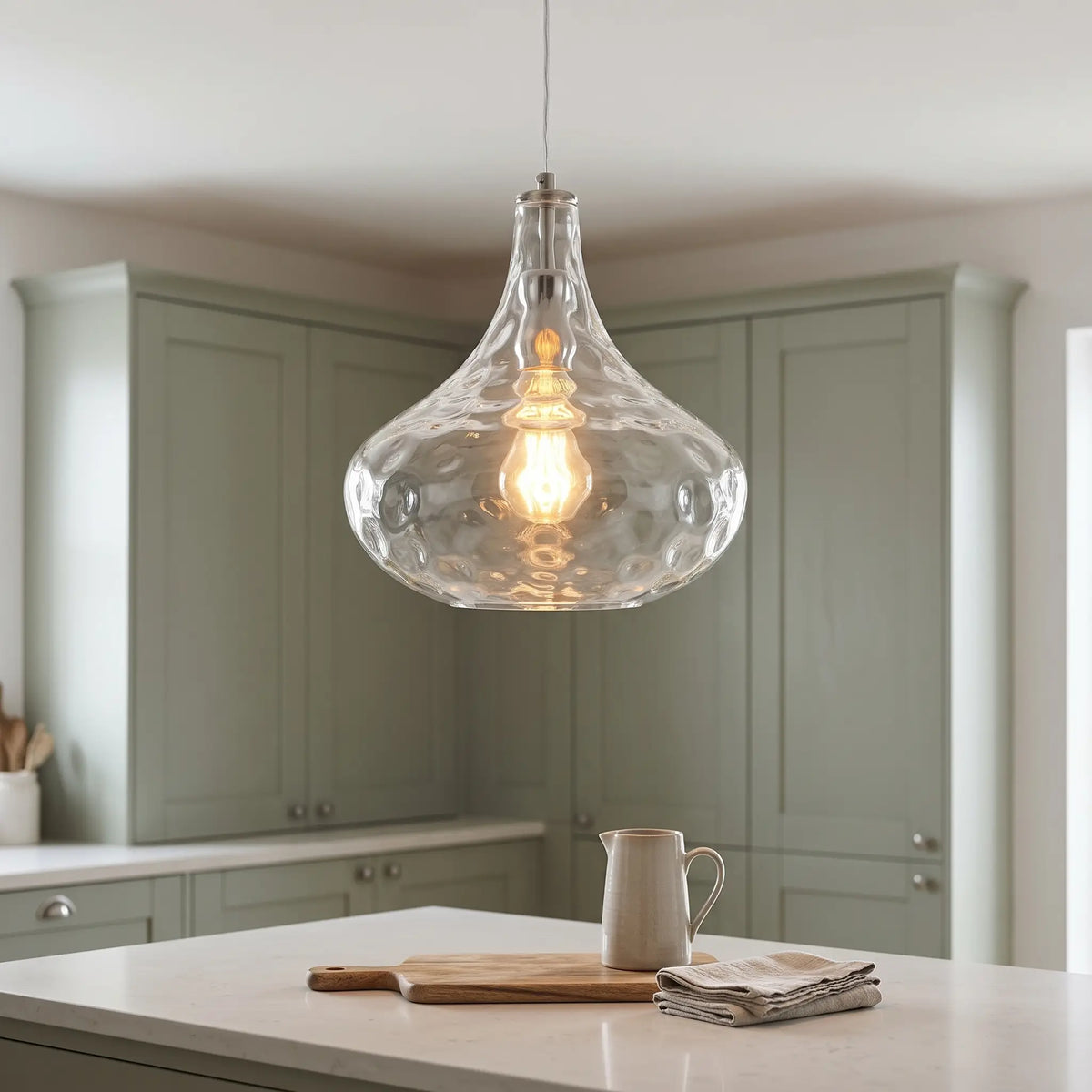Hammered glass pendant light 27cm – Hammered gourd – over a kitchen island