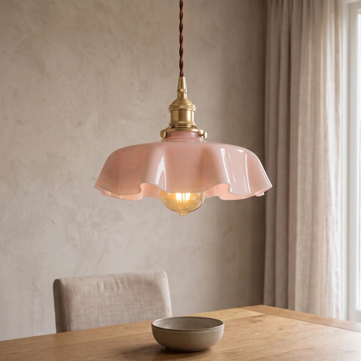 Vintage ruffle glass pendant light – Pink – over a dining table